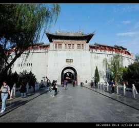 新疆洛阳旅游攻略(洛阳旅游攻略景点必去)