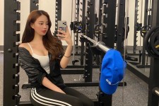 新疆我是一名瑜伽锻练外加兼职模特(我是一名瑜伽锻练外加兼职模特小说)