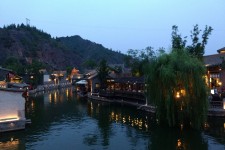 新疆古北水镇攻略(古北水镇温泉攻略)