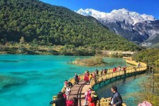 新疆云南旅游攻略(云南旅游攻略必去景点顺序)