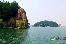 新疆周边旅游(周边旅游景点大全免费)