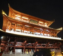 新疆长沙旅游攻略(长沙旅游攻略景点必去长沙美食街)