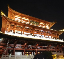 新疆长沙旅游攻略(长沙旅游攻略景点必去长沙美食街)