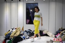 新疆兼职模特试衣服(兼职做试衣模特好吗)