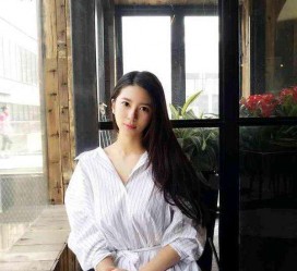 新疆女友兼职模特的小说(女友兼职模特的小说保举)