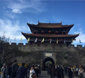 新疆昆明旅游攻略(昆明旅游攻略景点大全)