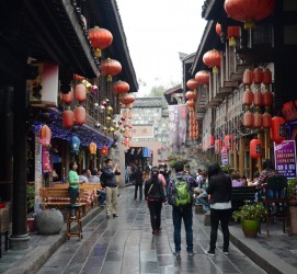 新疆成都自助游(成都自助游住哪里方便)