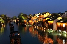 新疆乌镇旅游攻略(乌镇旅游攻略景点必去)