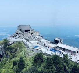 新疆湖南旅游攻略(武汉到湖南旅游攻略)