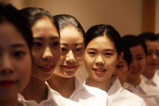 新疆私人伴游招聘 度假区万元月薪招“泳装伴游”