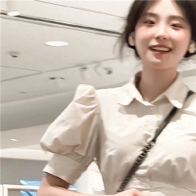 新疆高端纯出女孩雇用(高端名媛定造)奢华游艇豪侈生活月入50W