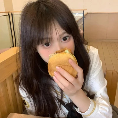 新疆伴游女生李心怡的资料