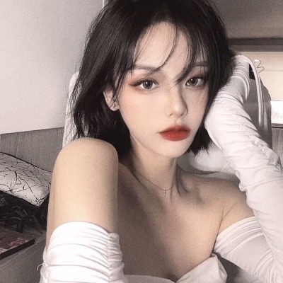 新疆伴游女生李幻极的资料