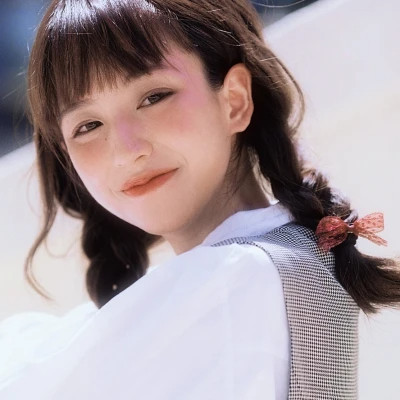 新疆伴游女生郑晓晴的资料