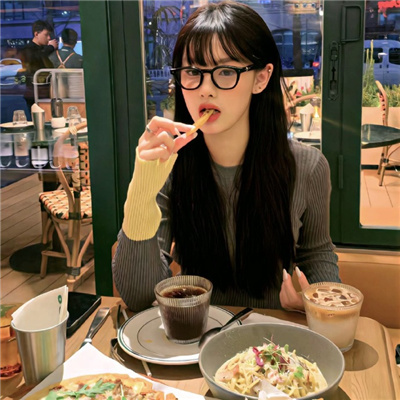 新疆伴游女生娄婷的资料