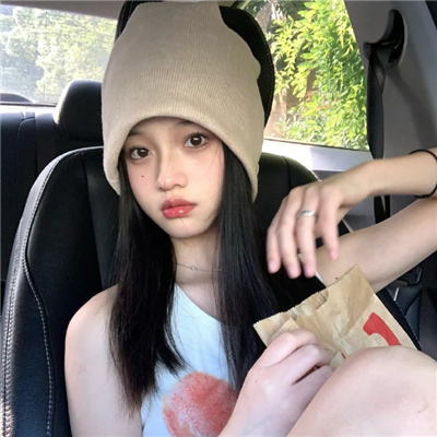 新疆伴游女生乙傲薇的资料